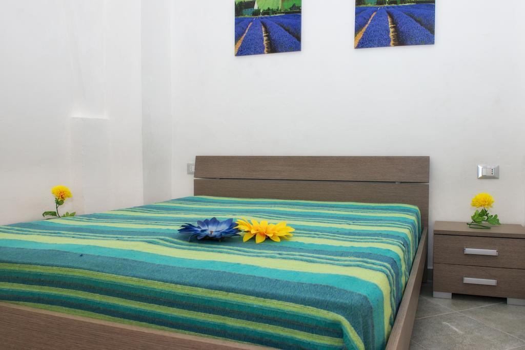 شقة Casa Longo 2 كاستيلاّماري ديل غو الغرفة الصورة